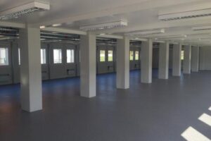 Gyárcsarnokkonténerekből5